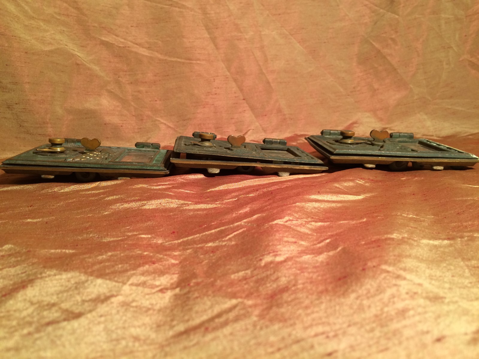 SEVEN VINTAGE AMERICAN EAGLE SUNBURST POST OFFICE DOORS PLUS MORE BRONZE