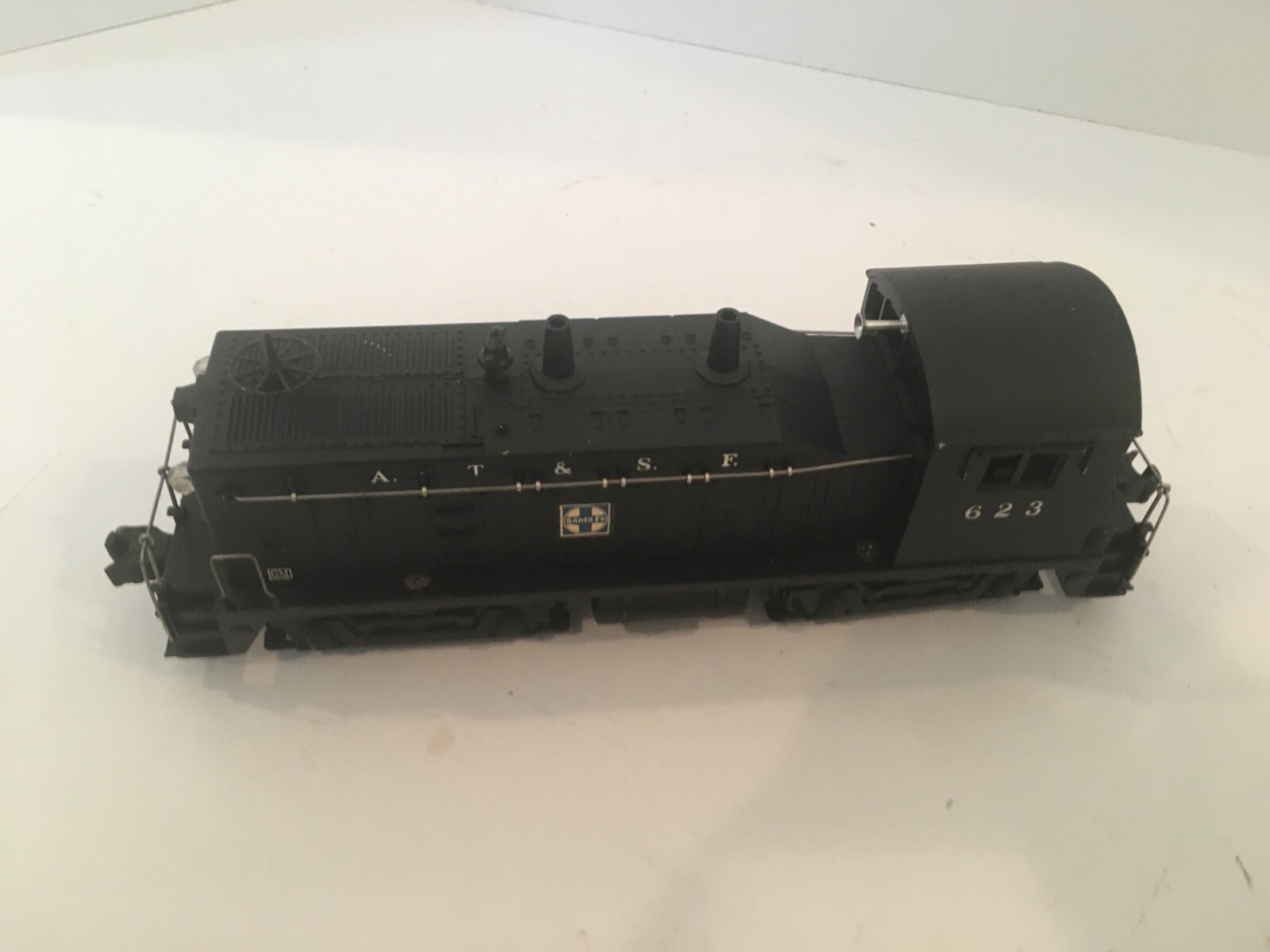 LIONEL POST WAR 623 SWITCHER SF, slightly used condition