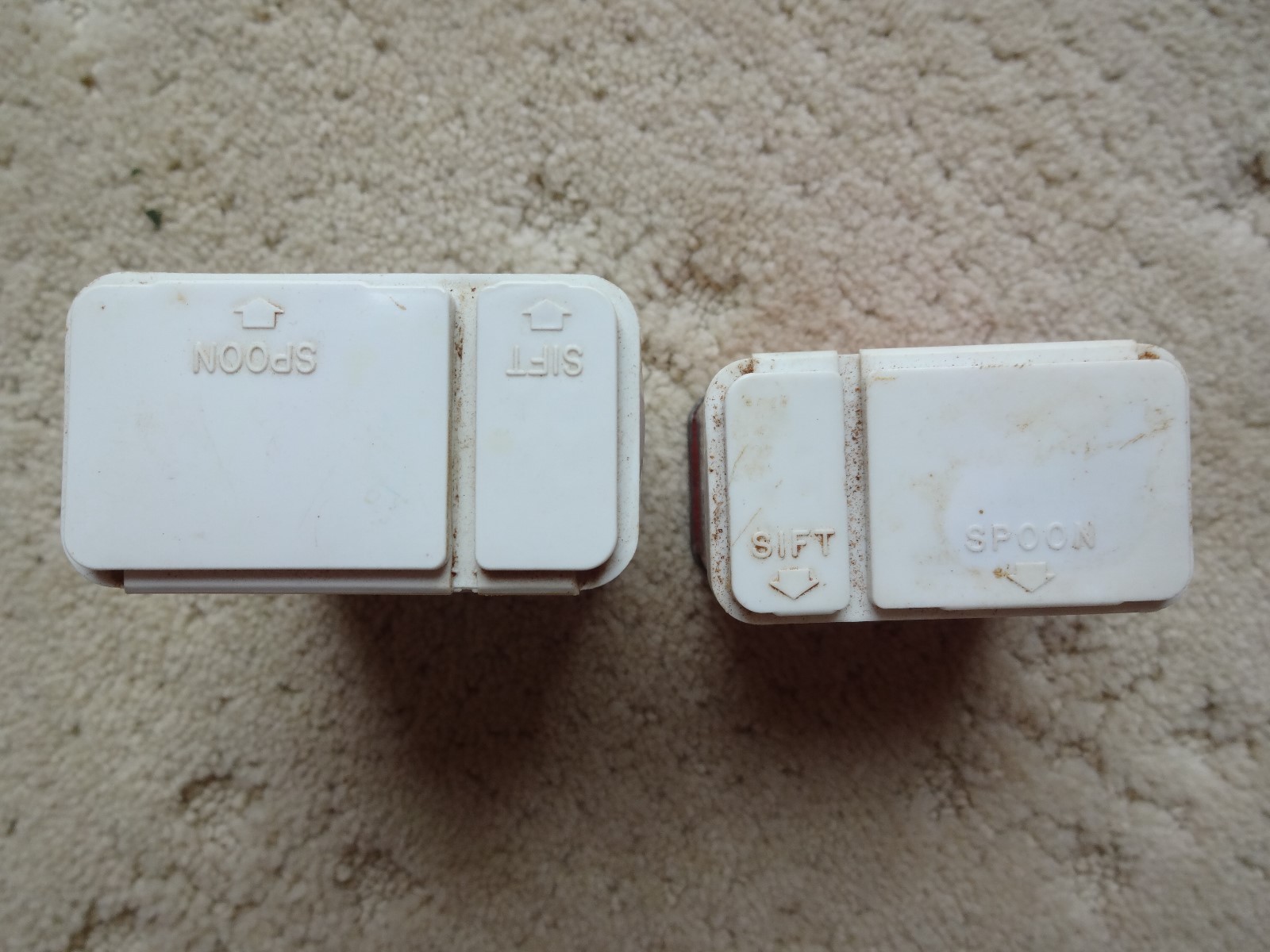 Lot of 2 Vintage Durkee Spice Tins Includes Thyme & Paprika