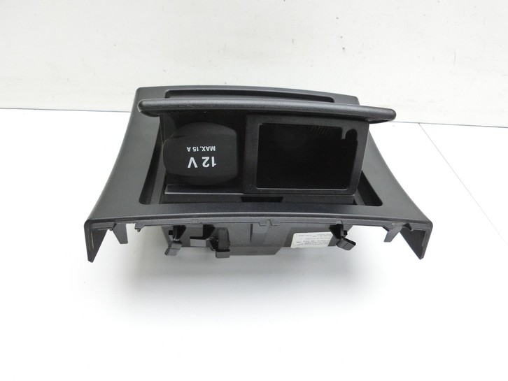 Mercedes S212 E350d 13-16 Aschenbecher Ascher Mercedes S212 E350d 13-16 18.02.2010 A2126803850 81712001 gebraucht Vorschau 2