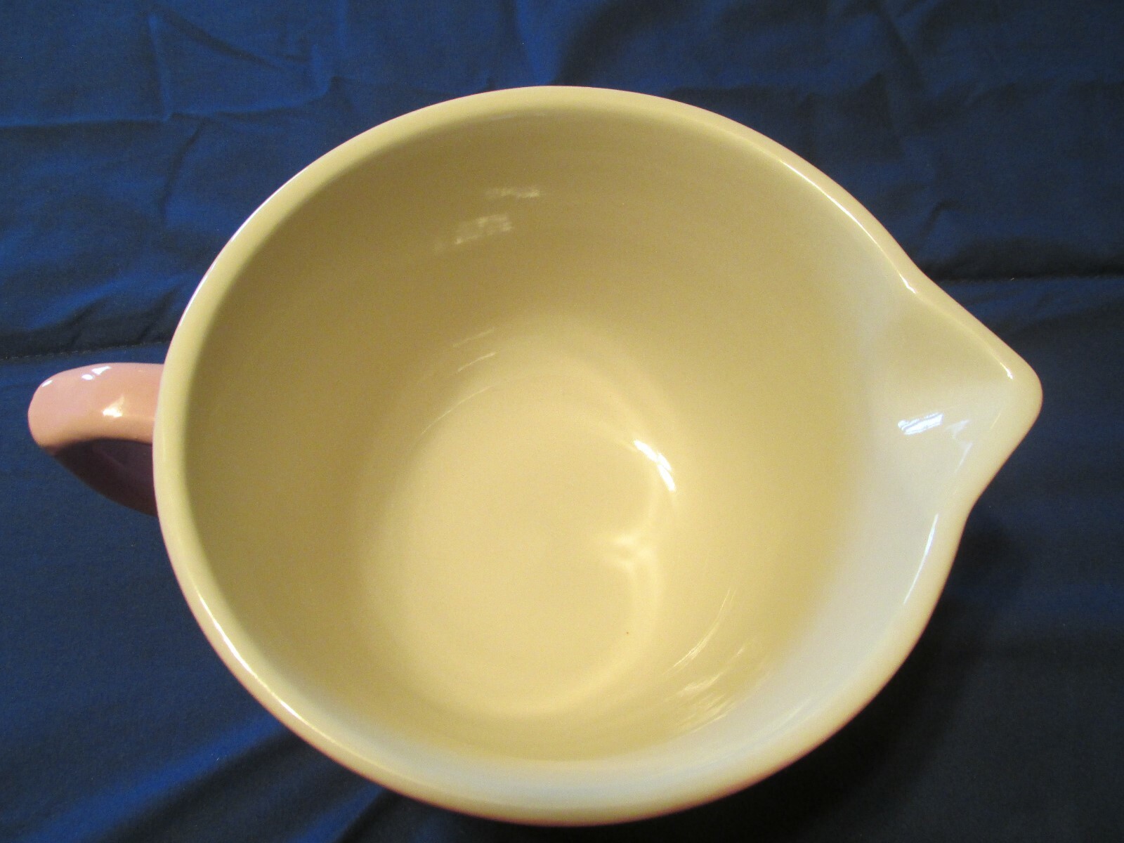 Vintage 8 Cup or 2 Quart Pink and White Mixing / Batter Bowl