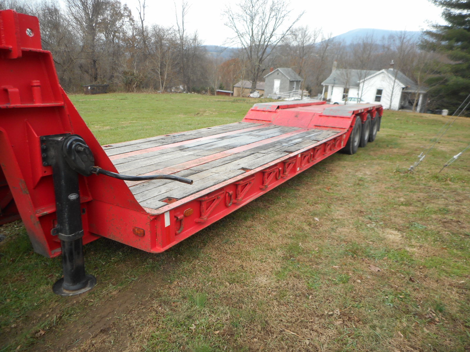 FERREE LTT-50D FIXED NECK TRI-AXLE LOWBOY TRAILER 50 TON 100,000 LBS
