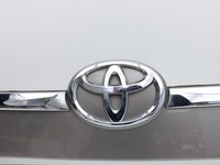 Avensis T27 15-18 Lim Blende Griffleiste für Heckklappe Avensis T27 15-18 20.01.2016 76811-05110 gebraucht Vorschau 5
