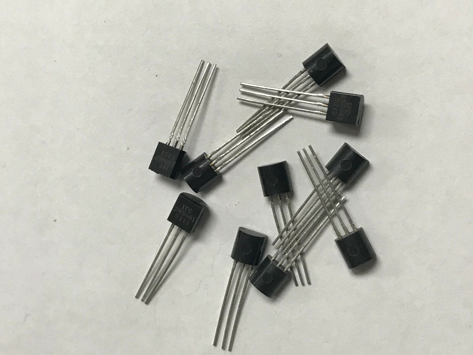 lot-of-10-ifc-2n5461-jfet-transistor-p-channel-40v-0-35w-to-92