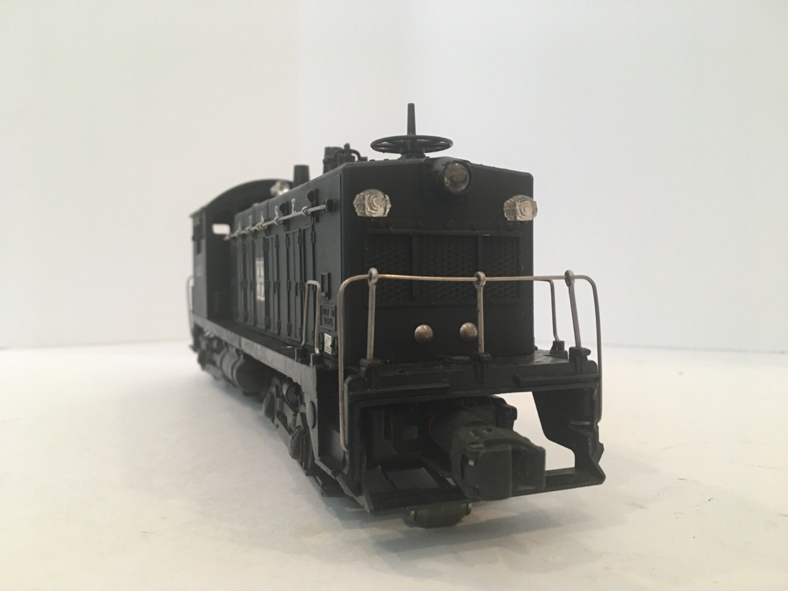 LIONEL POST WAR 623 SWITCHER SF, slightly used condition