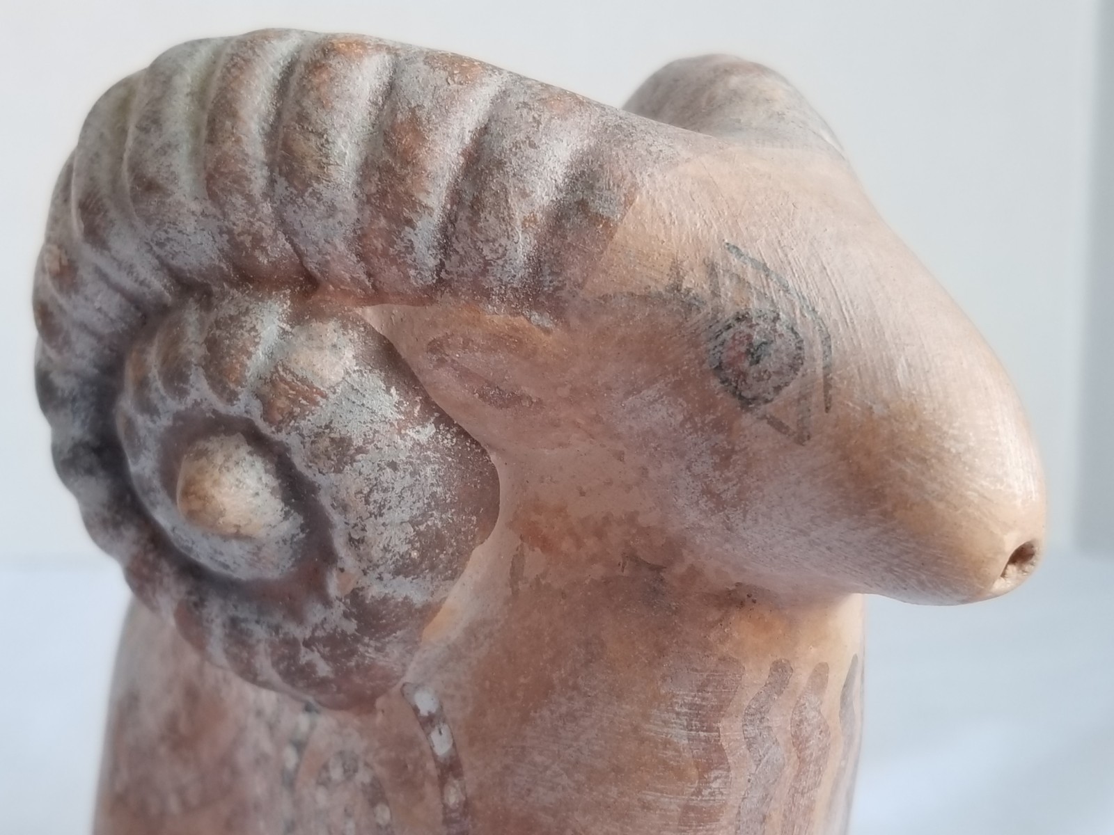 ANCIENT SCARED RAM TERRACOTTA ART ANTIQUITIES ARIES SACRIFICE AEGEAN VESSEL RARE
