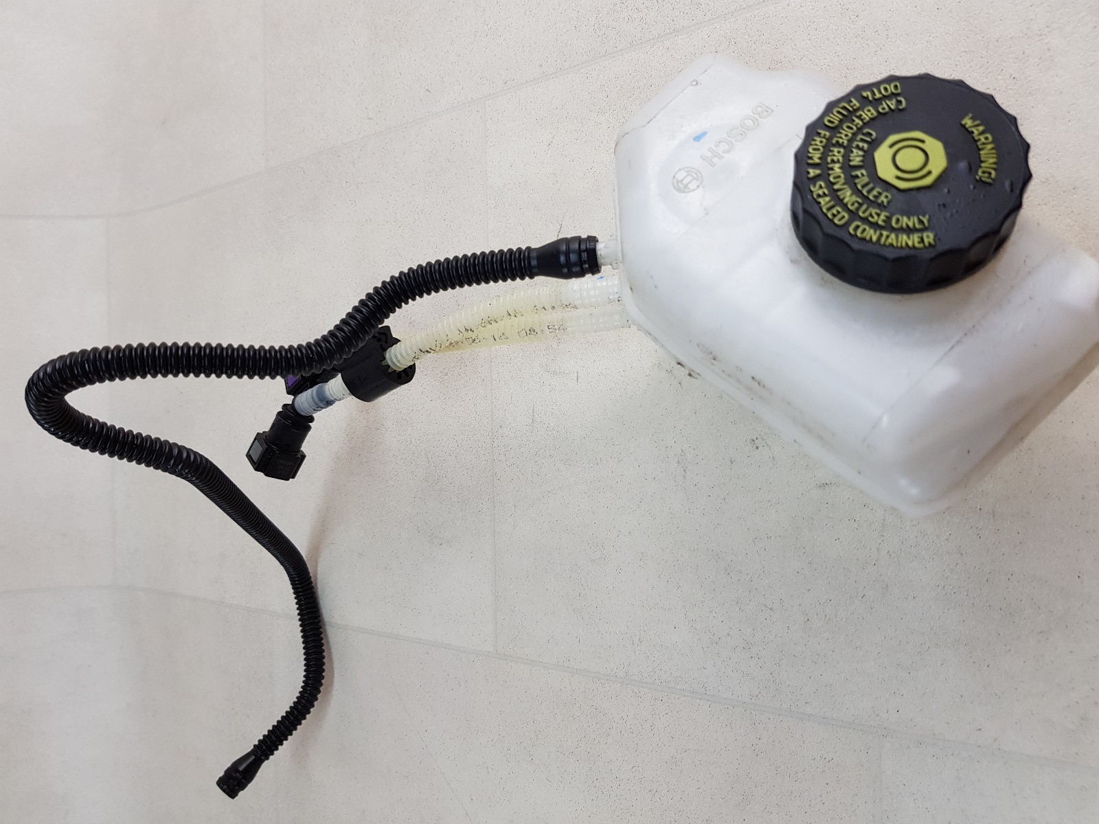 VAUXHALL CORSA E ADAM 1318 2K 1.2 PETROL BRAKE FLUID RESERVOIR