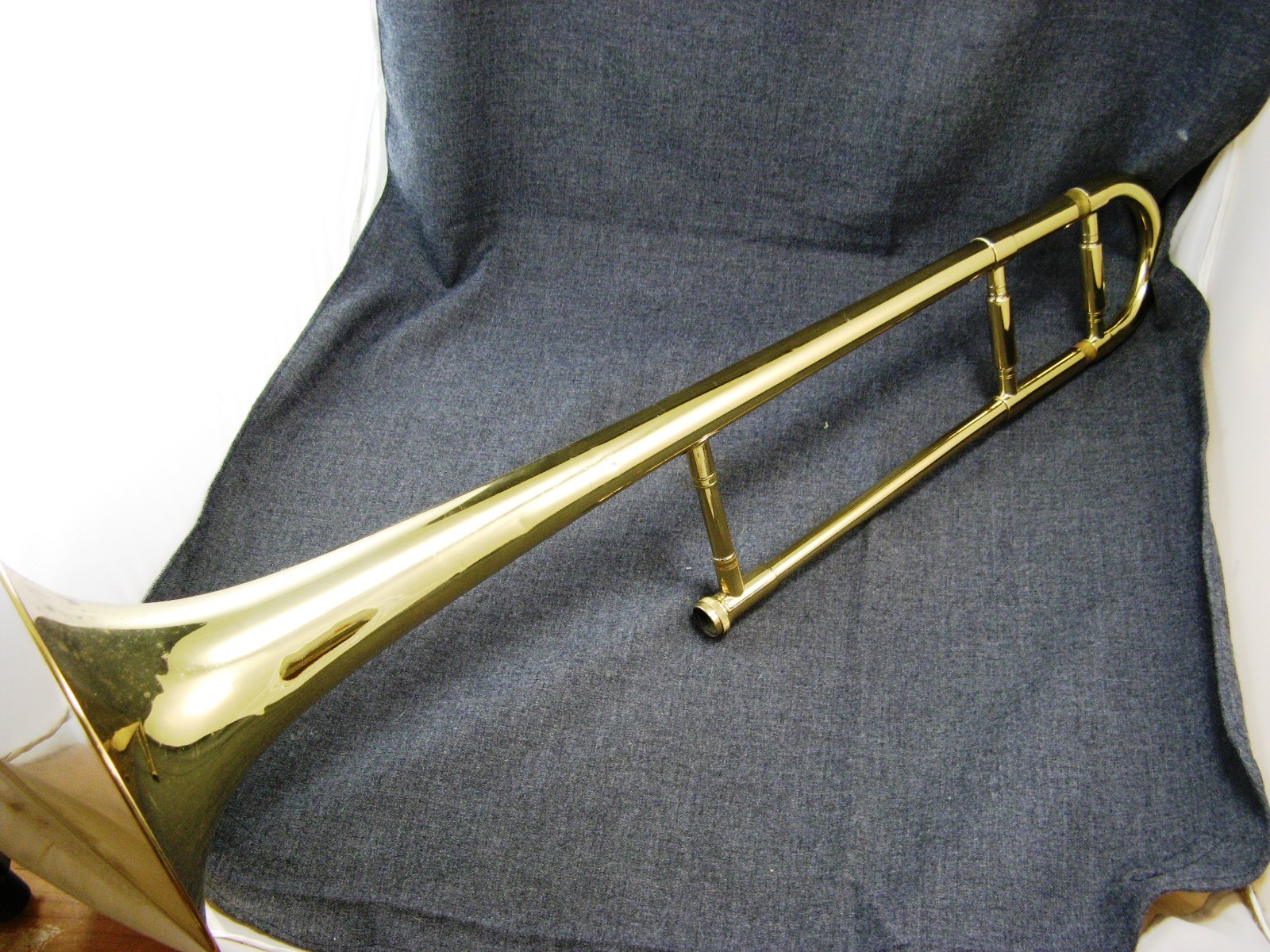 Holton TR602 Trumbone w/Case