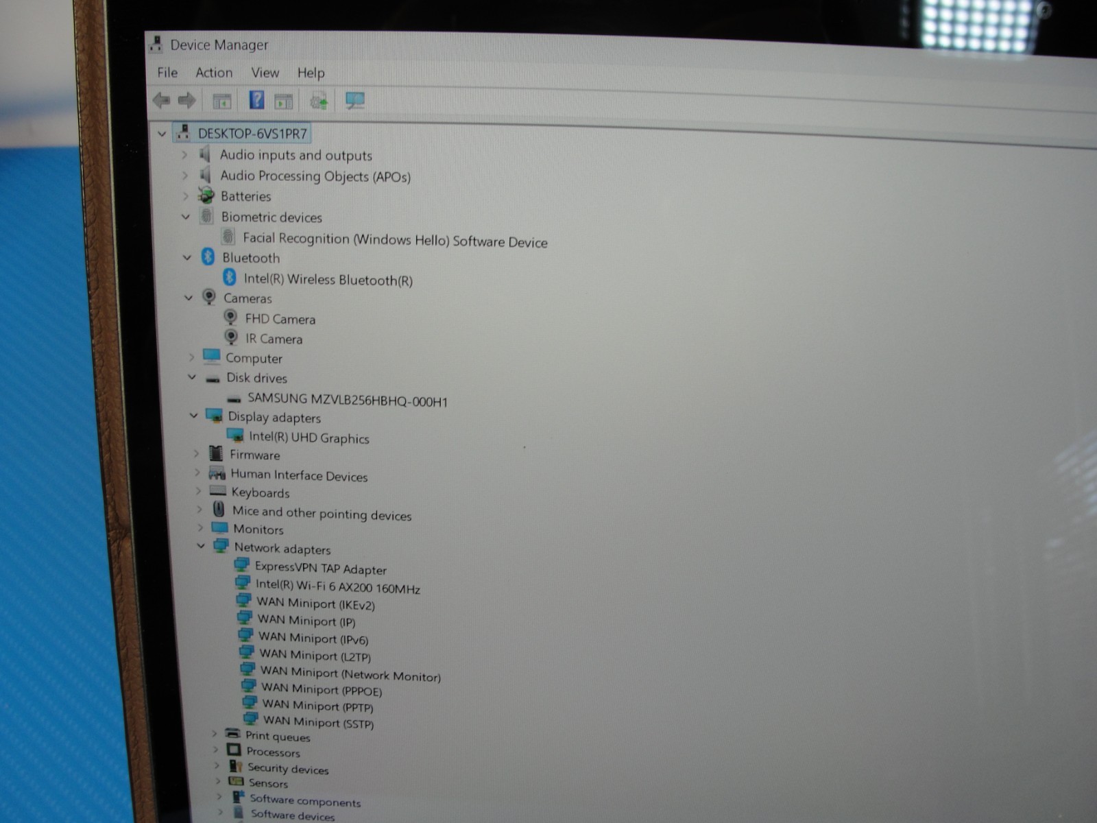 HP Spectre Folio 13-ak1016nr i7-10510Y 16GB 256GB 13.3" Touch For Parts - Thumbnail 8