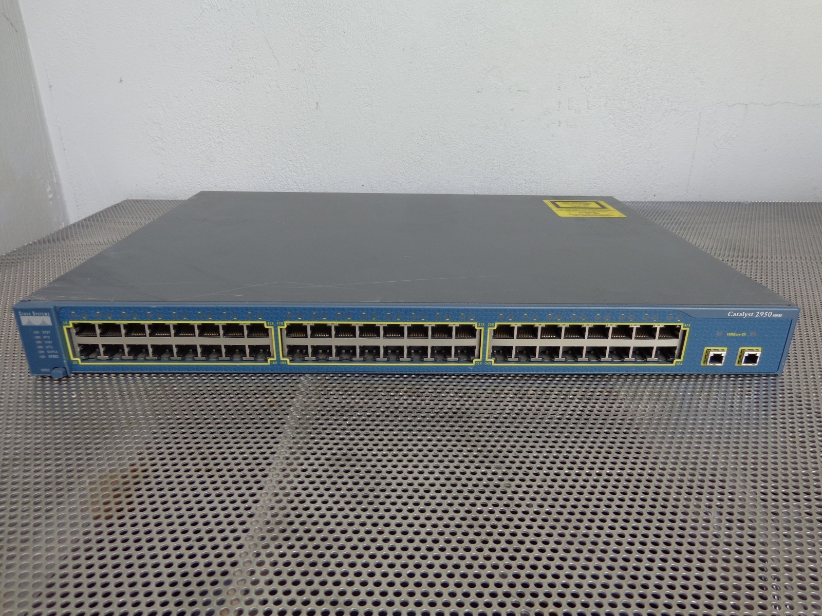 Cisco 2950. Коммутатор cisco catalyst 2950. cisco catalyst 2950-48. коммутатор cisco 2950-24. ws-c2950-48.