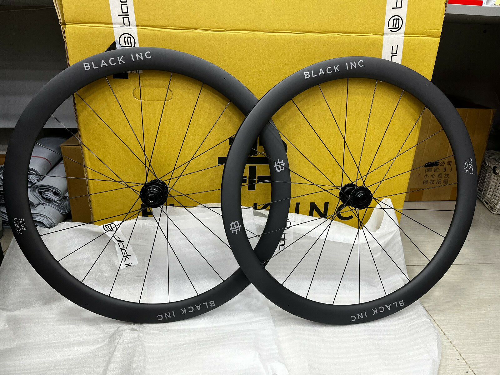 Black Inc Forty-Five Team Edition Clincher Disc Brake Road Black Inc Forty-Five Team Edition Clincher Disc Brake Road