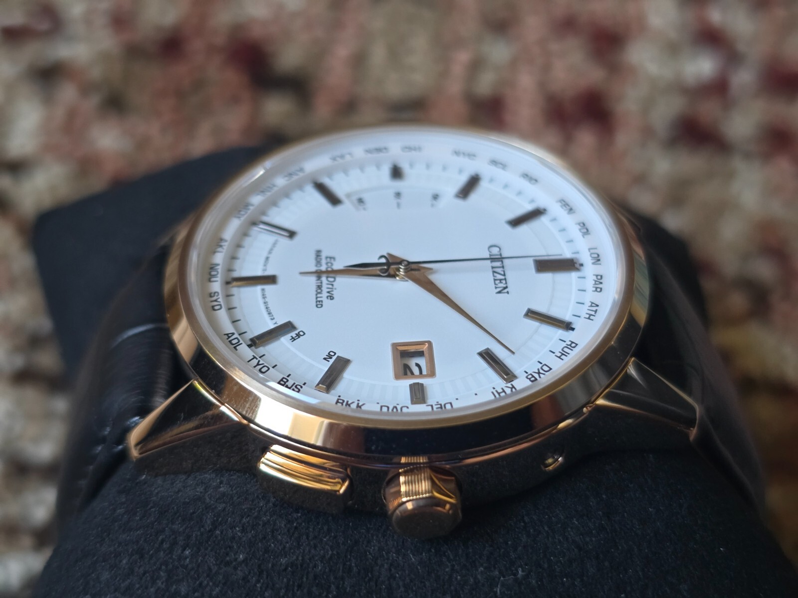 Pre-owned Citizen Radio Controlled Sapphire Crystal White Dial World Time Watch Cb0153-13a