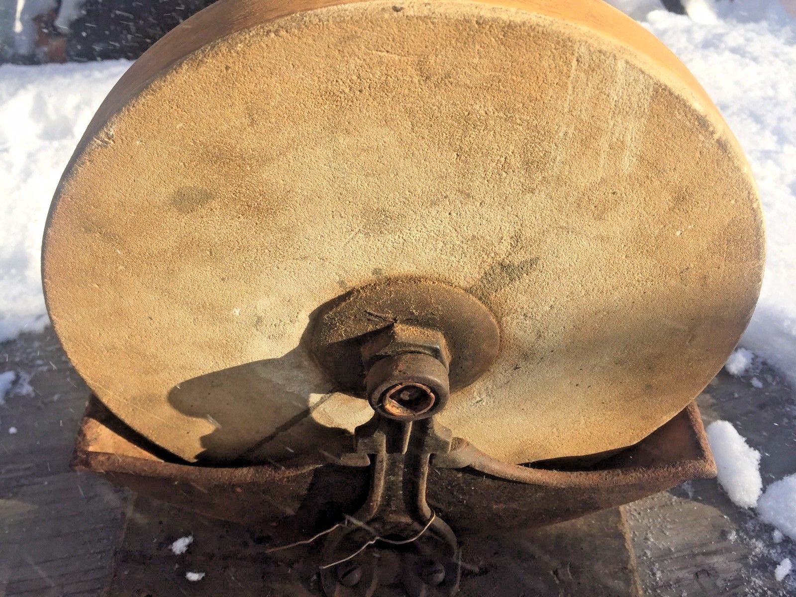 ANTIQUE PRIMITIVE WET STONE WHEEL C.S CO. CAST IRON WOOD Grinder SHARPEN KNIFE