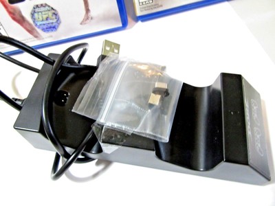 BATTLEFRONT STAR WARS UFC BOXING FIGHTING GAME PC4 AND DUAL CHARGER LOT