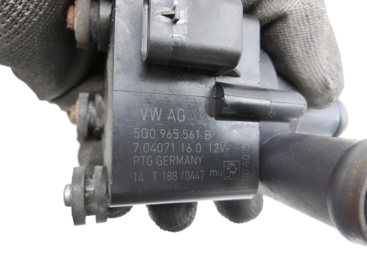 Audi A4 8K B8 11-15 TDI 2,0 140KW Umwelzpumpe Heizung Pumpe  - Bild 4