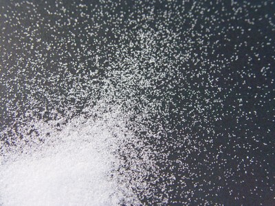 WHITE ALUMINUM OXIDE #60 -  Medium Grit - 5-Cup / 4 lbs. - ALOX BLASTING MEDIA