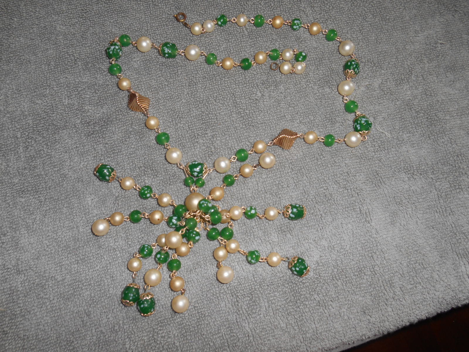VINTAGE - NECKLACE - FAUX PEARL / GREEN BEADS / AND GOLD TONE ACCENTS