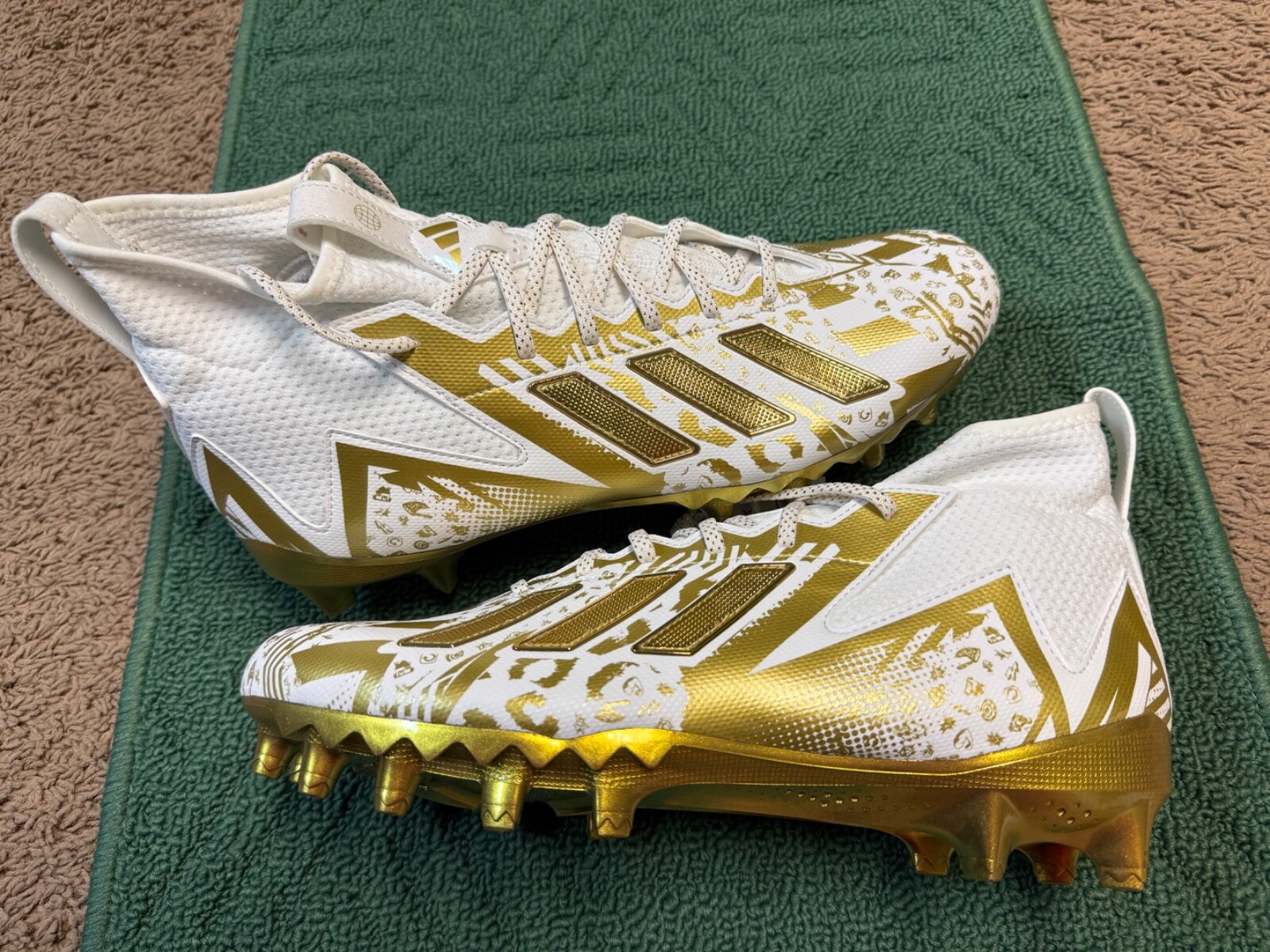 HP2442 Adidas Freak 23 7v7 SMU White Gold Metallic Size 12