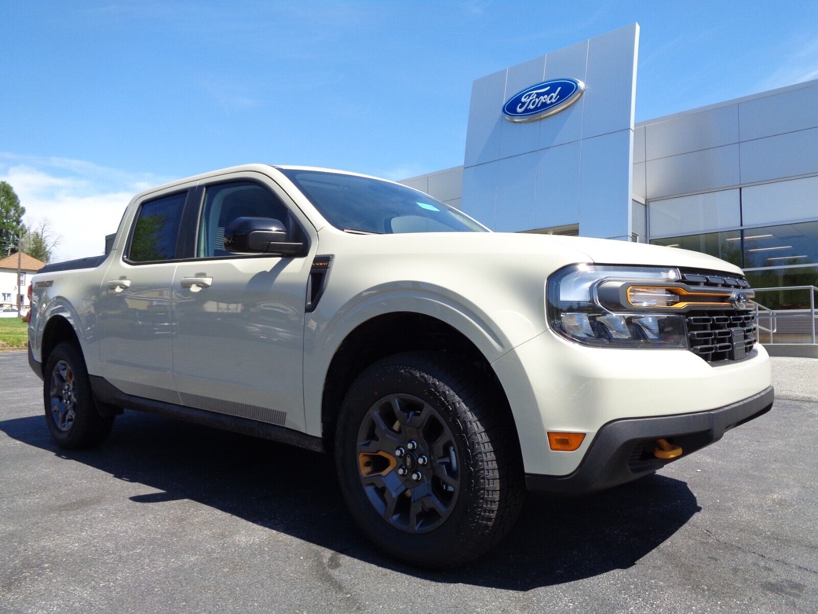 Owner Brand New 2024 Ford Maverick Lariat Tremor Off Road Package AWD Terrain Paint