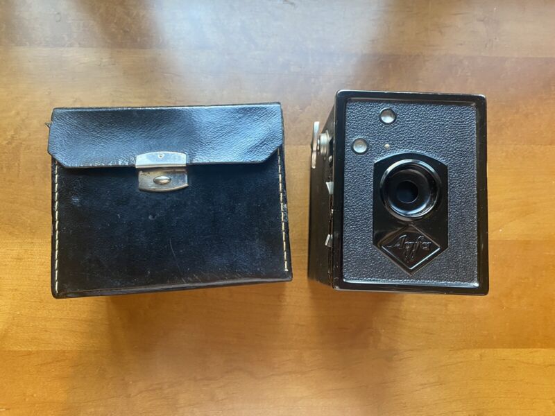 1937 Agfa Ansco B2 Cadet Box Camera With Storage Box- Untested