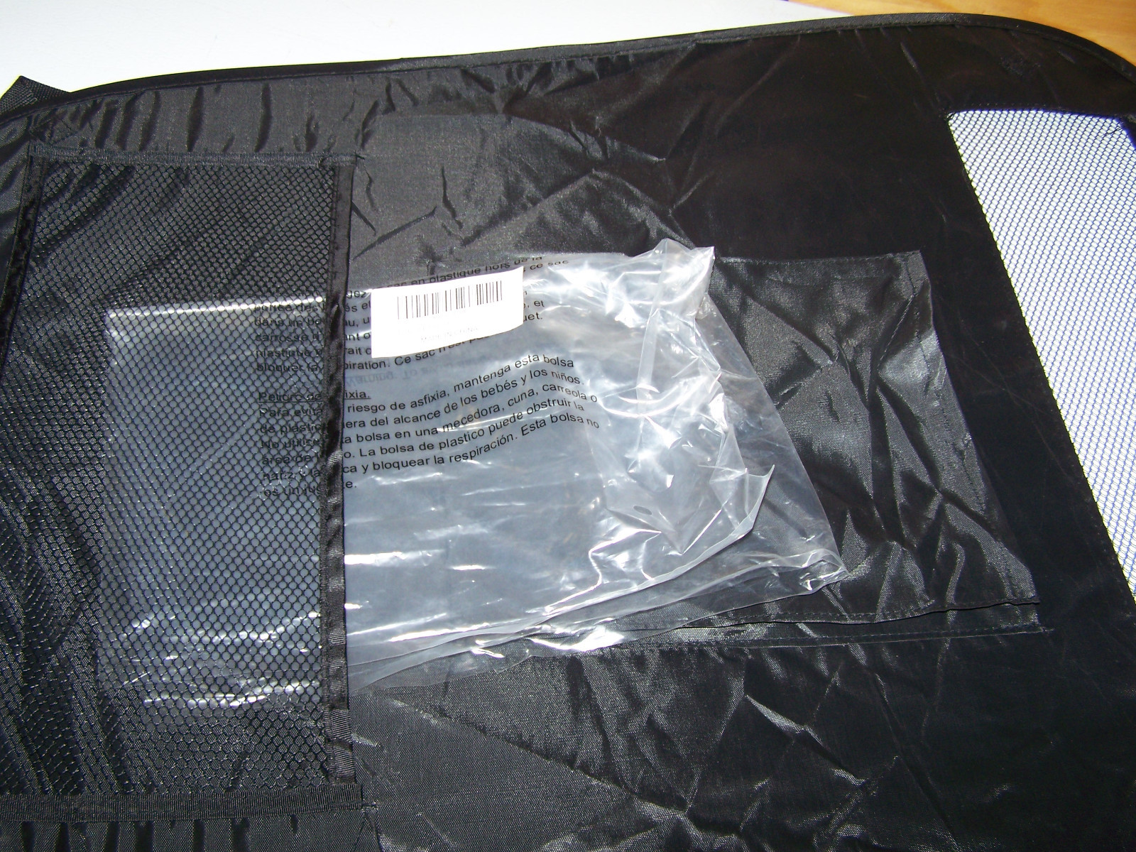 SUV/CAR Safety Pet Barrier/Divider <-> Backseat, Cat/Dog Barrier.