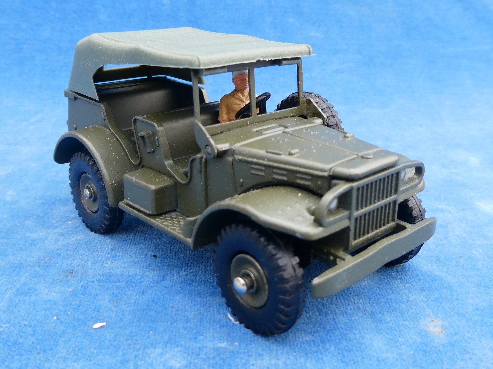 ミニカー DINKY No.810 COMMAND CAR MILITAIRE ミニカー DINKY No.810 COMMAND CAR MILITAIRE French Dinky 810