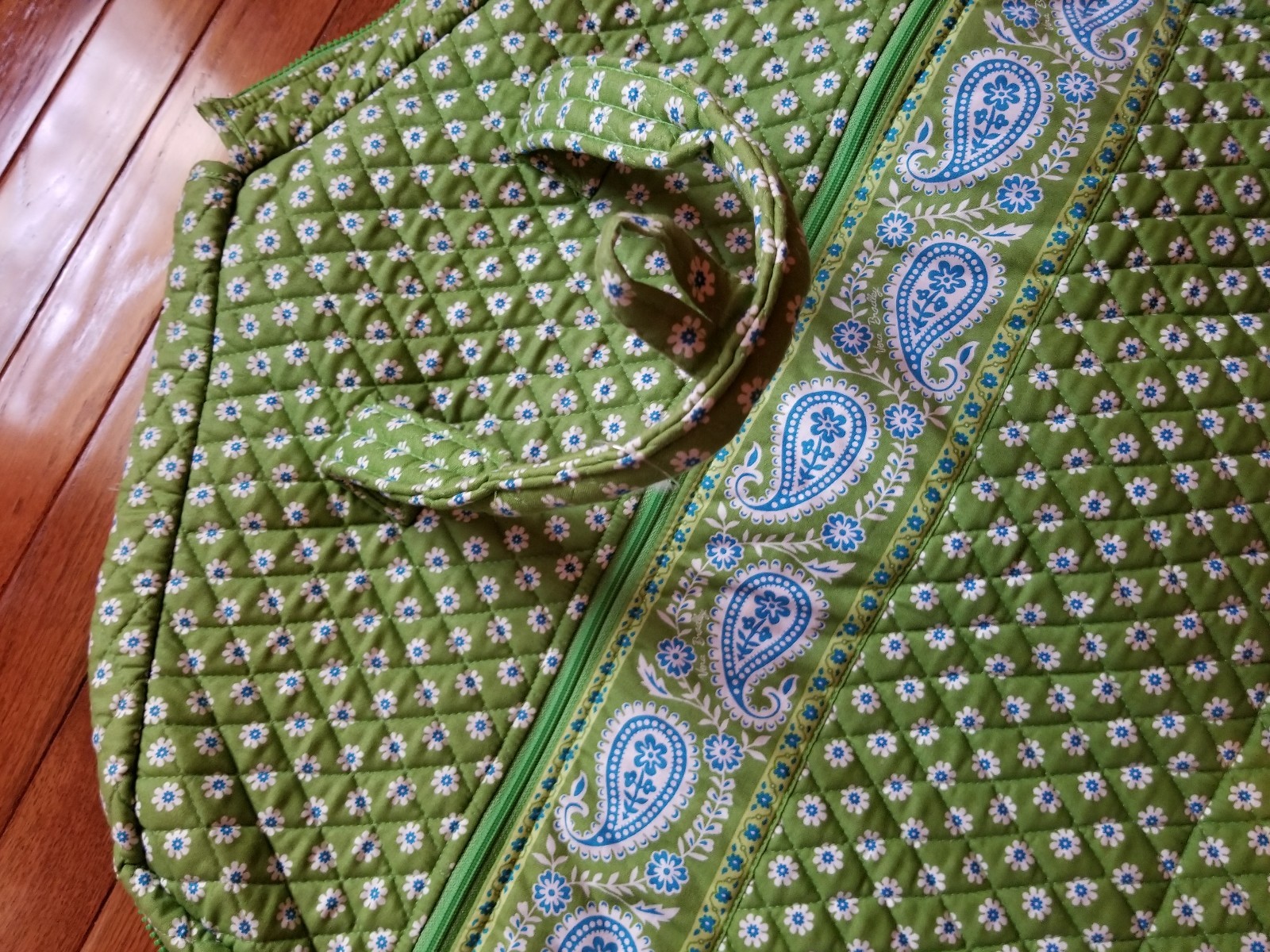 Vera Bradley Garment Wardrobe Travel Bag / Apple Green Pattern / nice