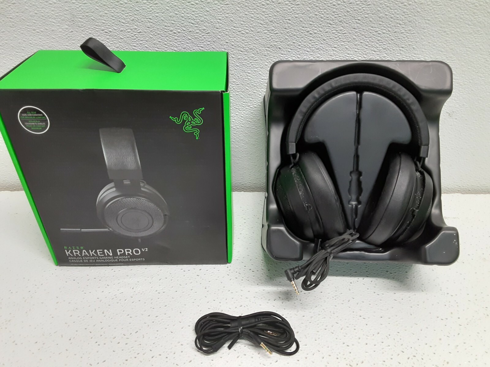 Razer - Kraken Pro V2 Wired Stereo Gaming Headset Black RZ04-02050400-R3U1 Razer - Kraken Pro V2 Wired Stereo Gaming Headset Black RZ04-02050400-R3U1