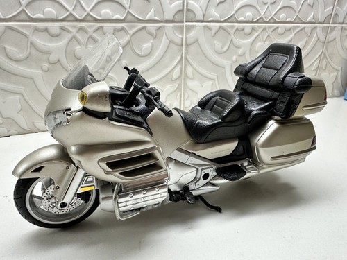 New-Ray Toys 1:12 Scale Honda Goldwing Silver SS49253B | eBay
