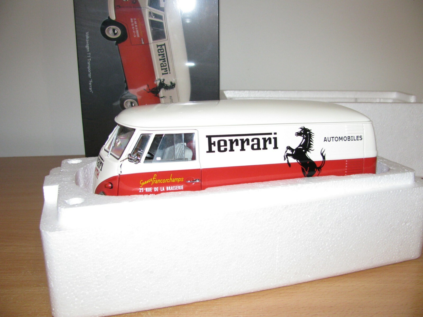 シュコー 1/18 VW T1 ポルシェ トランスポーター コンチネンタル