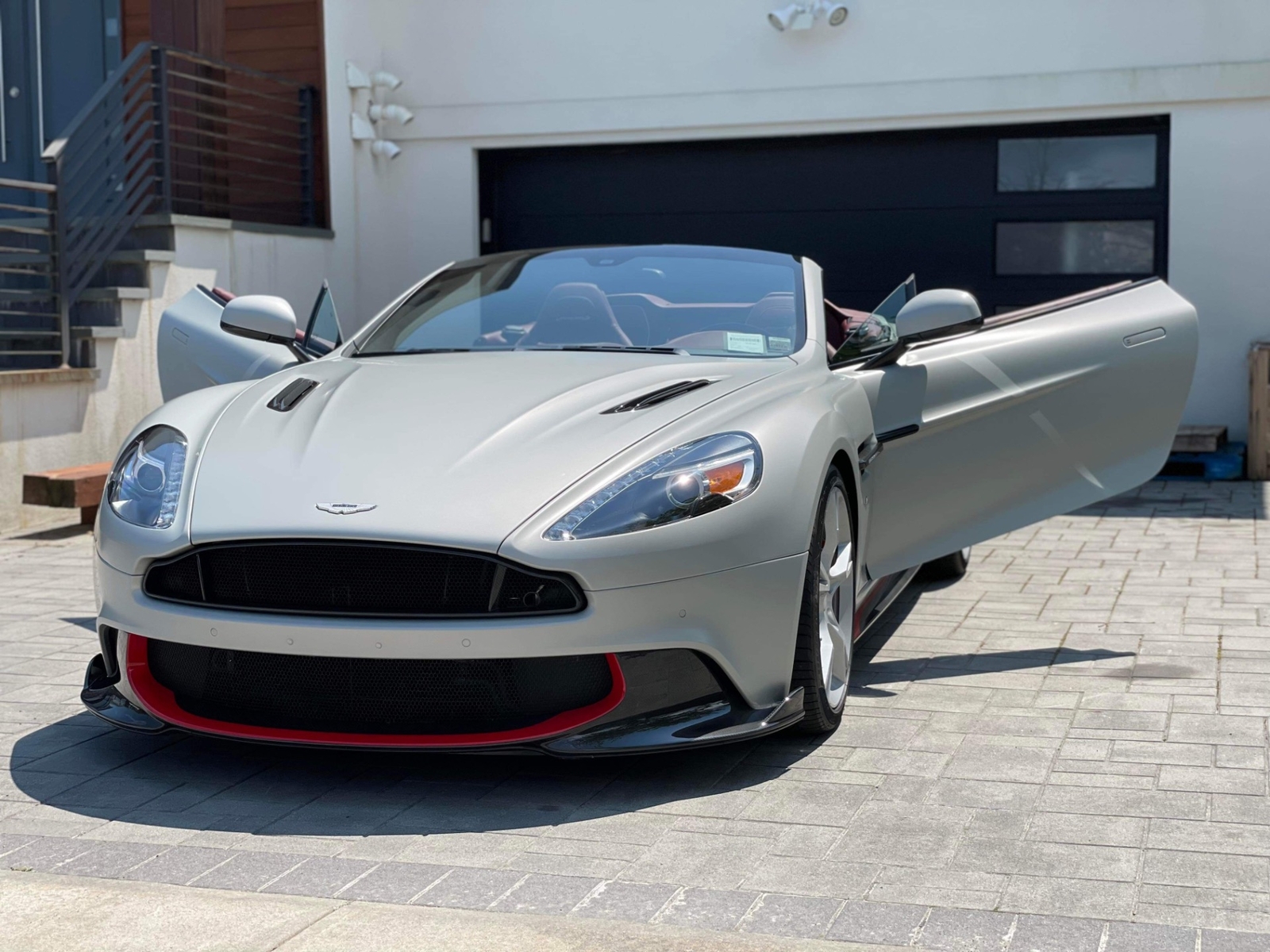 2018 Aston Martin Vanquish S Volante