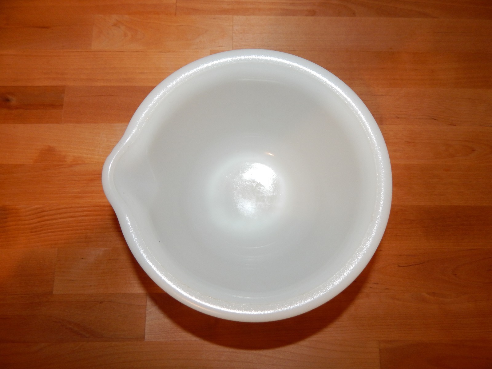 VINTAGE 1950'S HAMILTON BEACH PYREX WHITE MILK GLASS MIXING BOWL #13