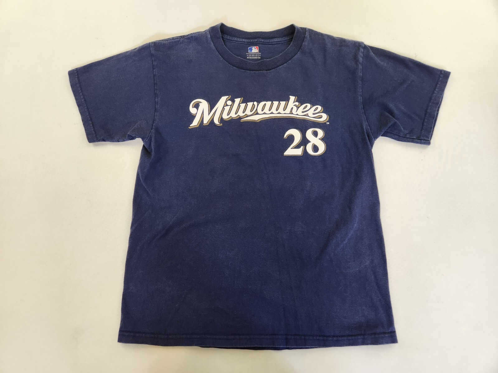 Milwaukee Brewers Genuine Merch Fielder 28 Casual Active T