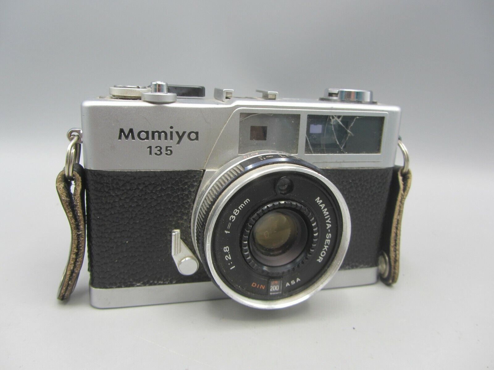 Mamiya 135 EE Rangefinder 35mm SLR Film Camera Body F2.8 Mamiya 135 EE Rangefinder 35mm SLR Film Camera Body F2.8