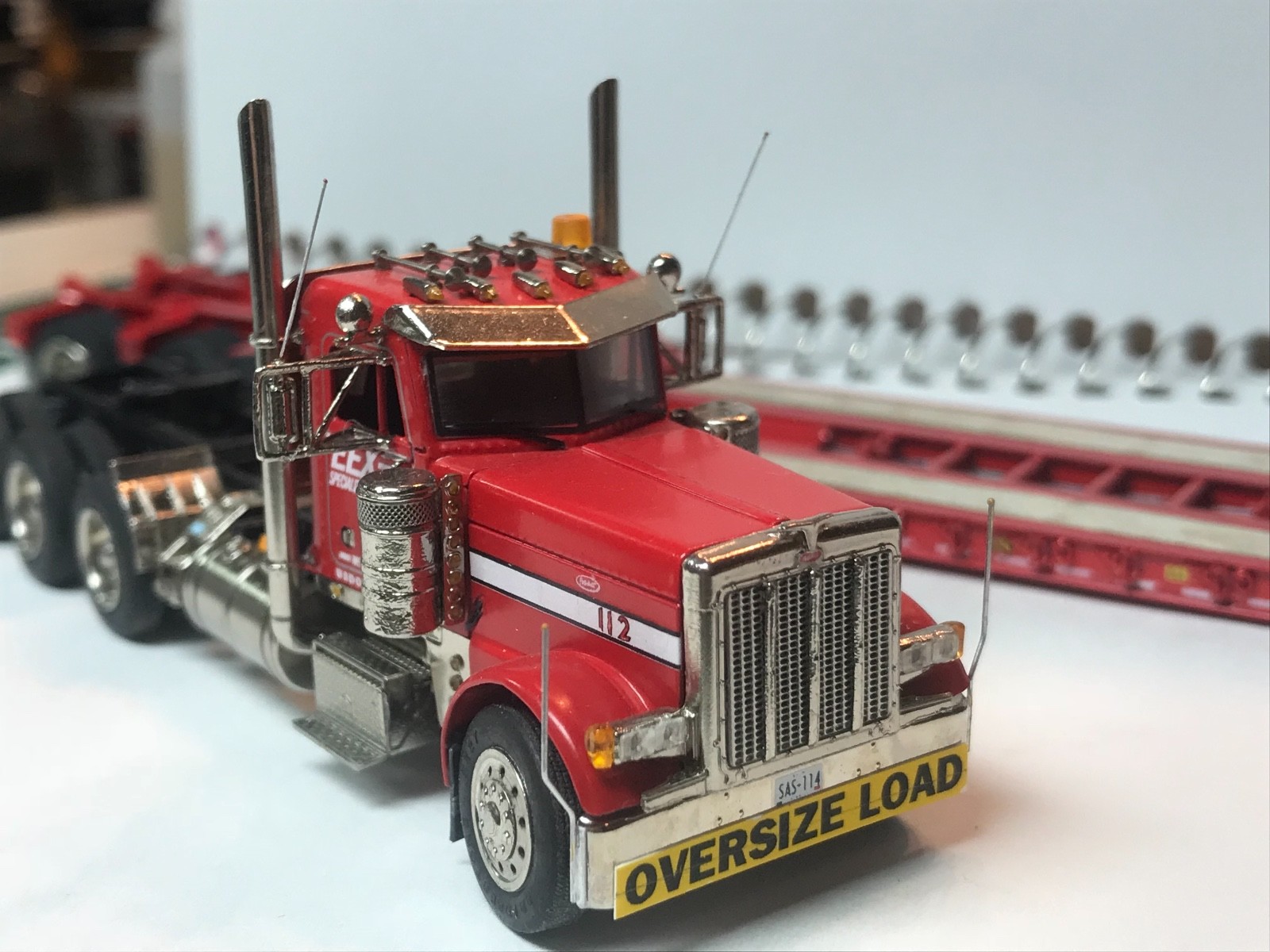 Classic Mint Collectibles Peterbilt 379 & Talbert 55SA Lowboy Custom EEX 1/87 HO