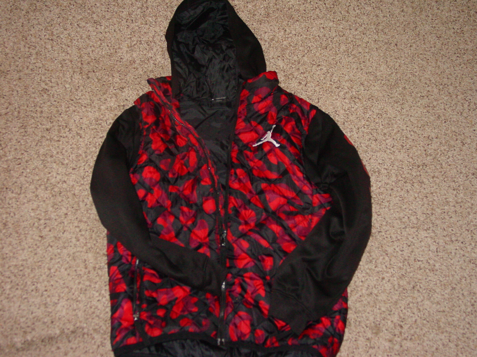 Nike 防水フード付きジャケット 赤/黒 Nike Red Windrunner Full Zip Up Windbreaker Men's Size M