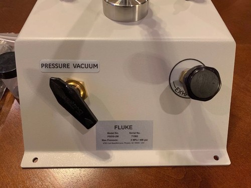 Fluke Calibration P5510-2M Pneumatic Test Pump, Vac to 2 Mpa (300 Psi) NIB!