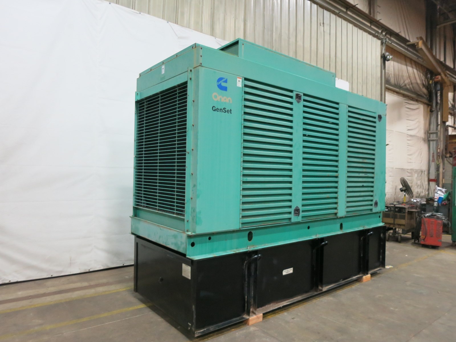 Cummins 400 kW diesel generator, KTA19-G2 engine,  308 Hrs Yr '98 - CSDG # 2336