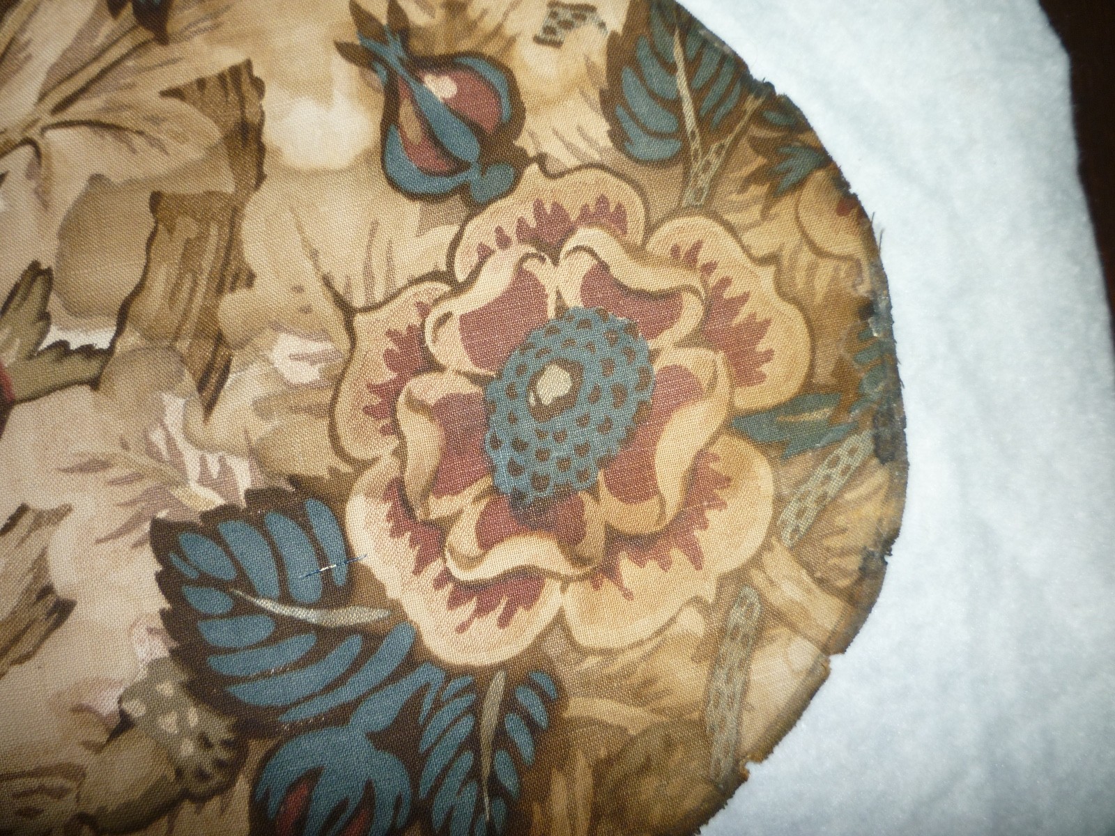 VERY RARE ANTIQUE FABRIC PIECE **OVAL** BIRD EARLY 1800'S