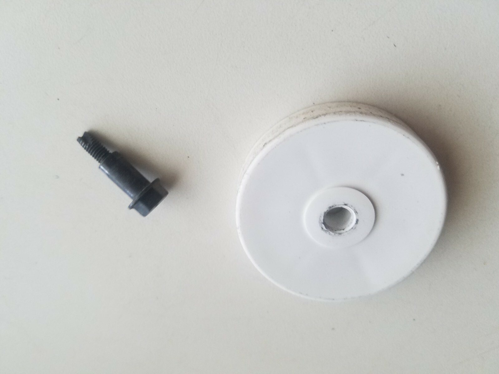 Genuine Whirlpool DU920PFGQ2 Wheel Leg WP302819 with Screw
