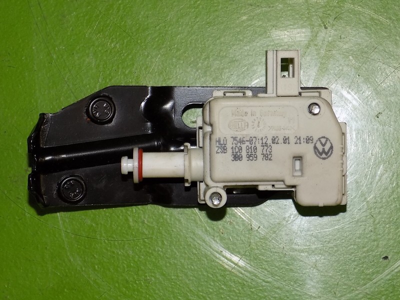 00-06 Audi TT OEM rear trunk hatch latch lock actuator motor + bracket