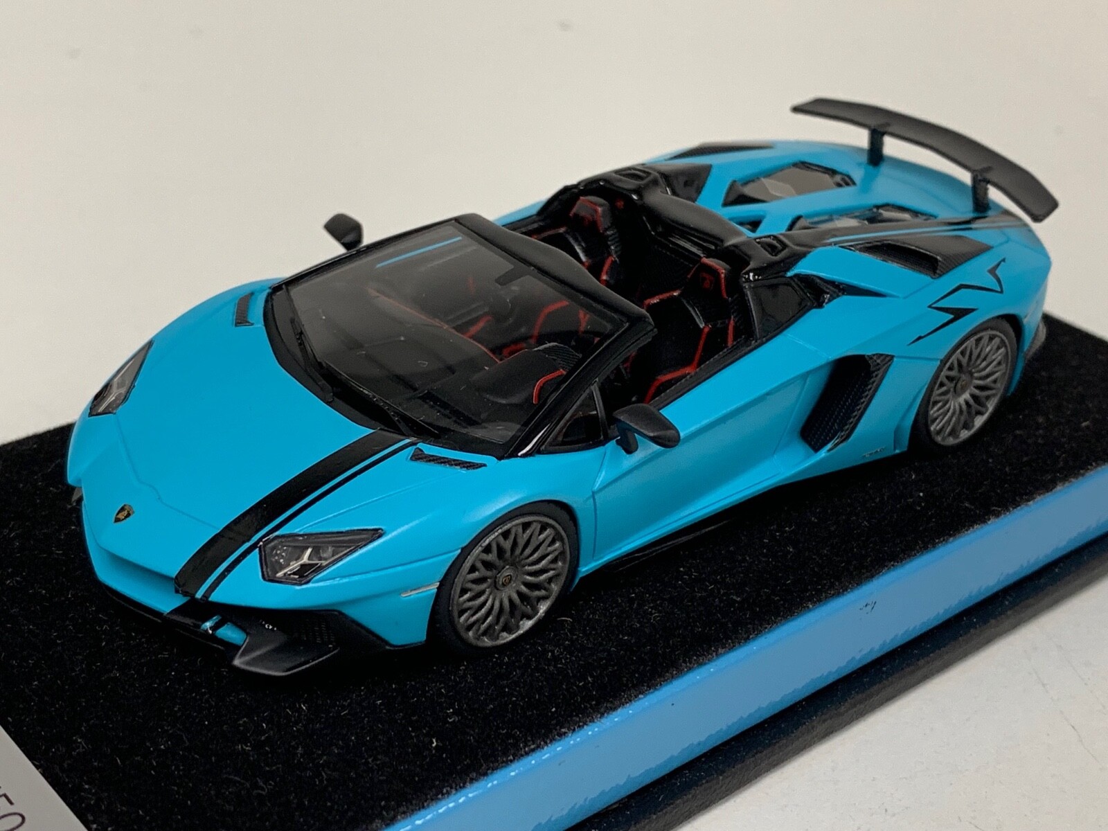 1/43 Looksmart Lamborghini Aventador LP750-4 Baby Blue matt