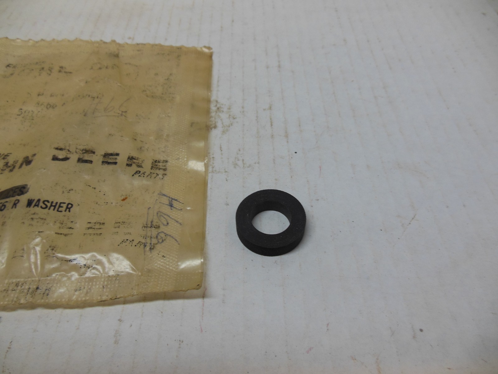 JOHN DEERE TRACTOR HOOD GRILLE TIN RUBBER WASHER SPACER A4666R