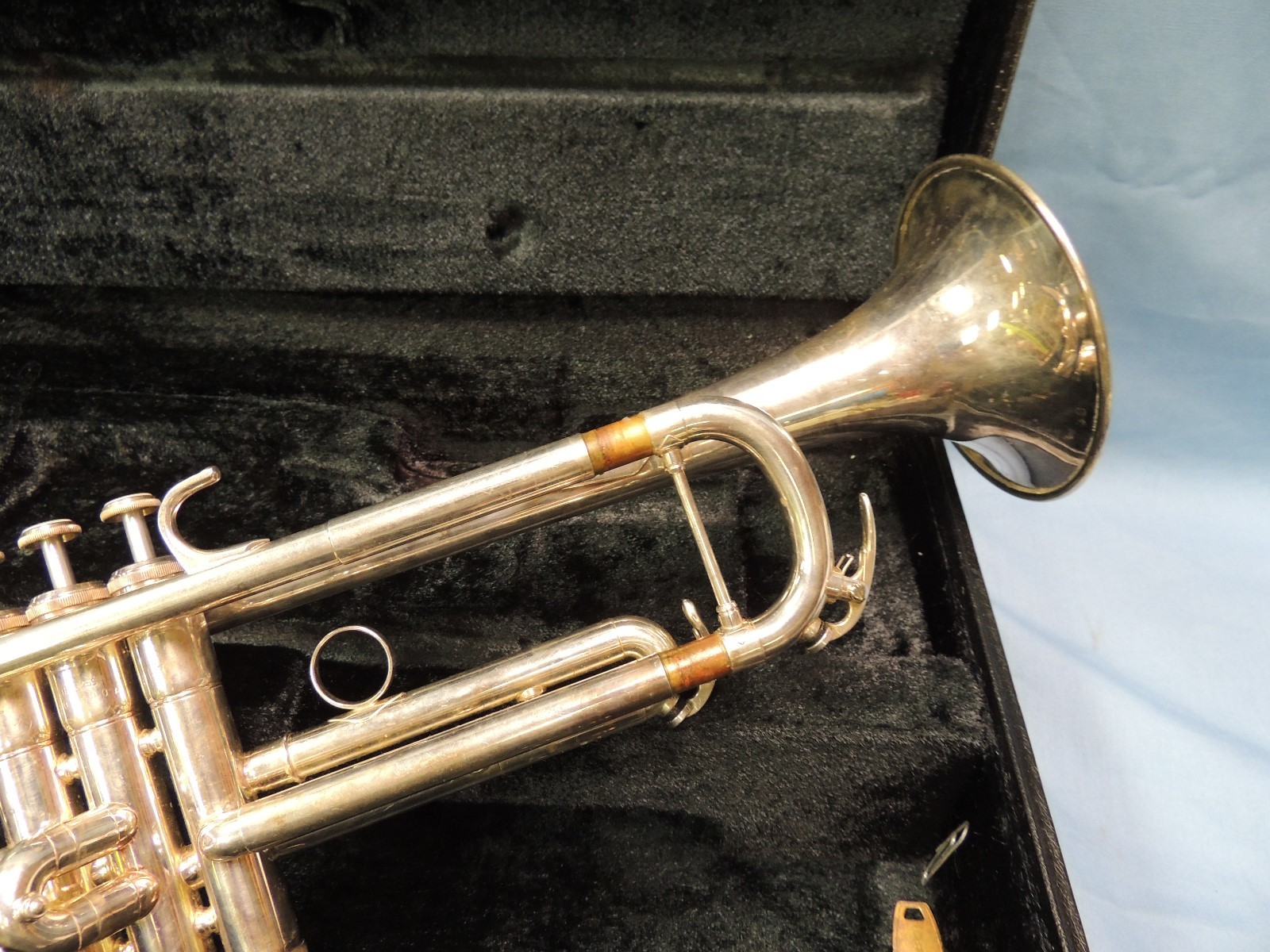 Pre-Owned Yamaha Silver Trumpet #YTR-4325S W/Case & Vincent Bach 5S Mouthpiece