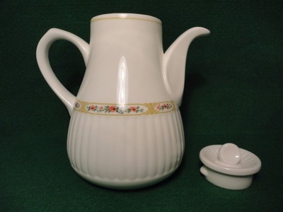 Wedgwood Coffee Tea Pot Metallised Bone China Made in England Flowers #4034