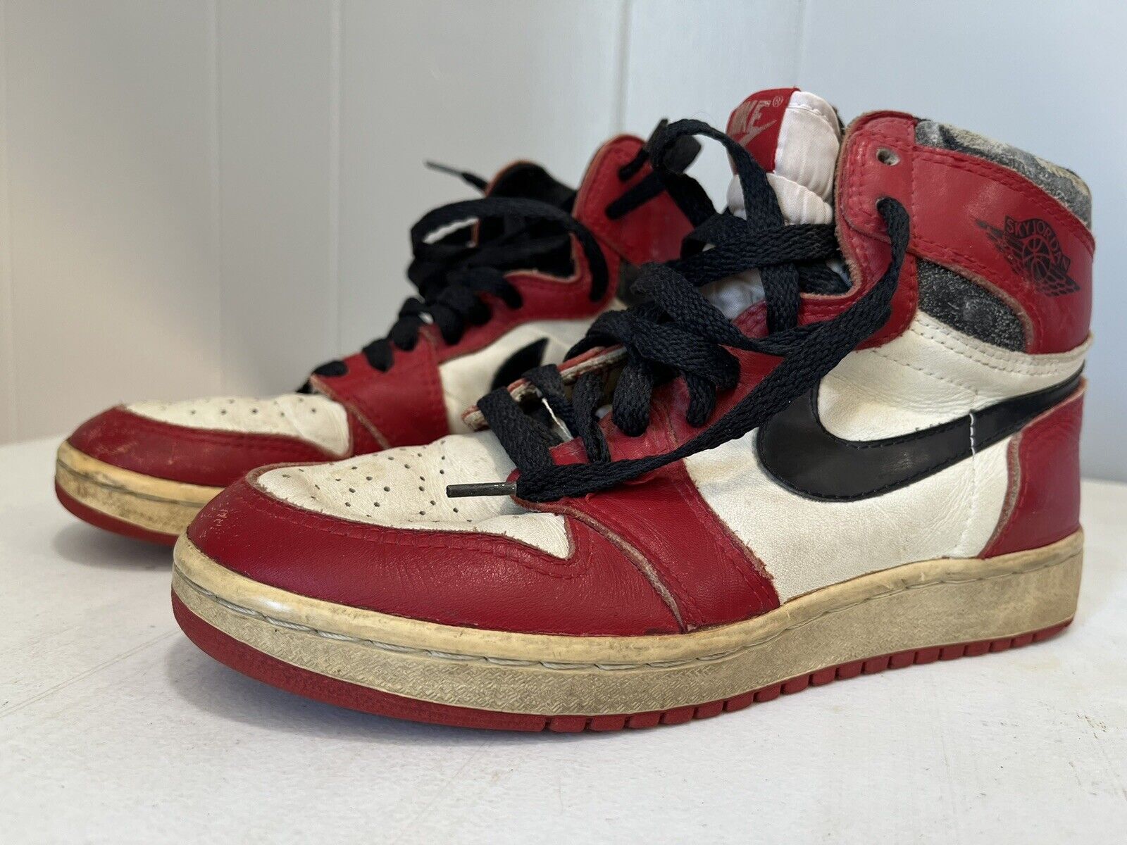 Vintage OG 1985 Nike Sky Jordan 1 Sneakers | Chicago Red Vintage OG 1985 Nike Sky Jordan 1 Sneakers | Chicago Red