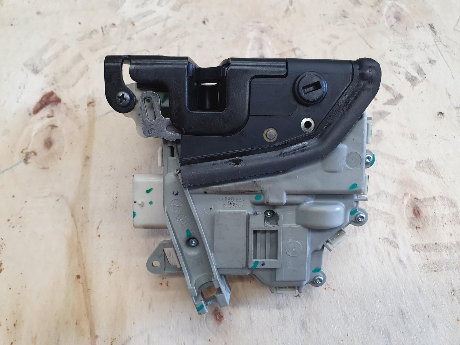 2011 Audi A5 LOCK MECHANISM LEFT REAR DOOR LOCK 8T SINGLE ROW (6 PIN) P/N 8K083901 image 4
