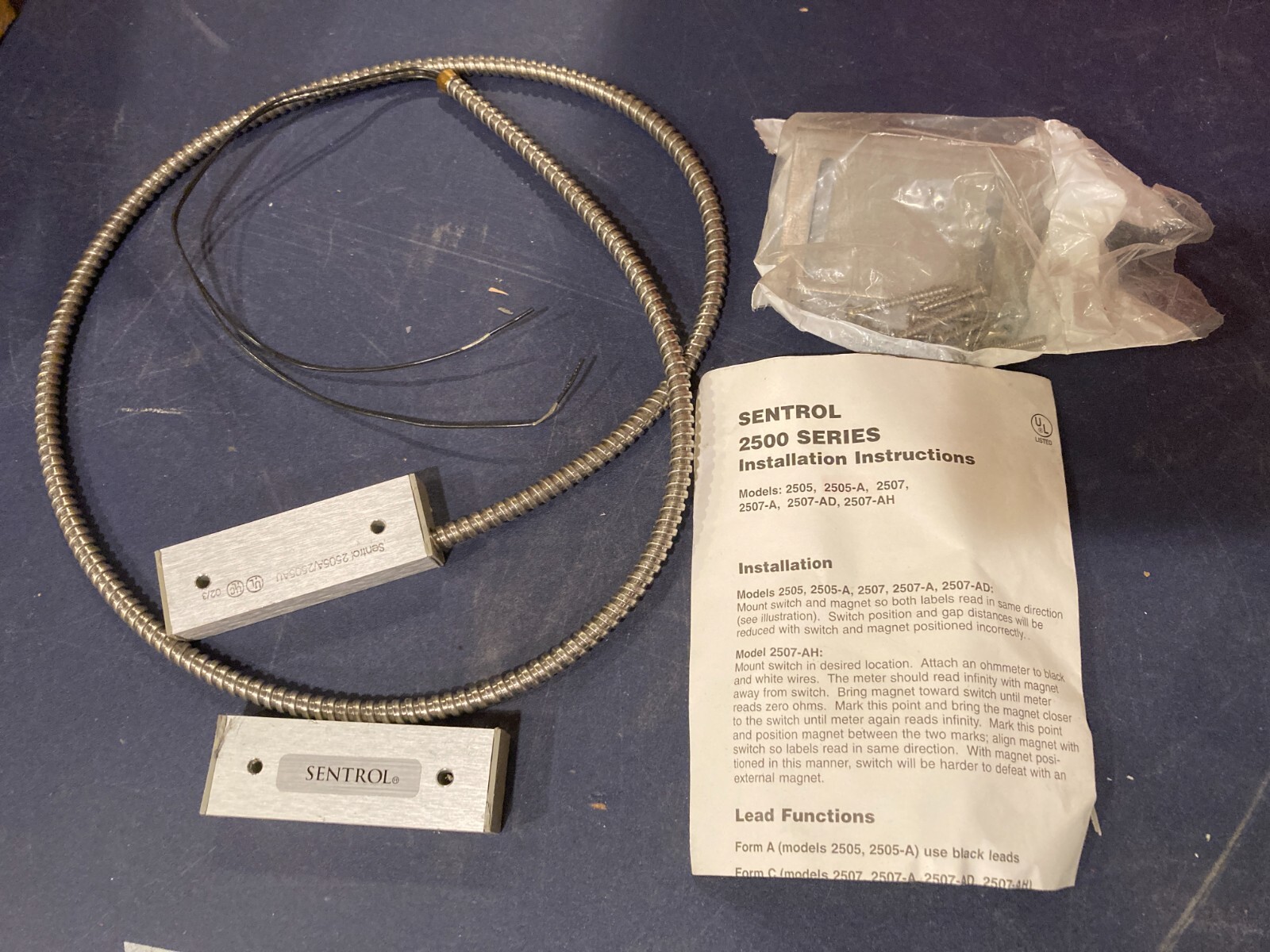SENTROL 2505A-L Series Industrial surface mount contact