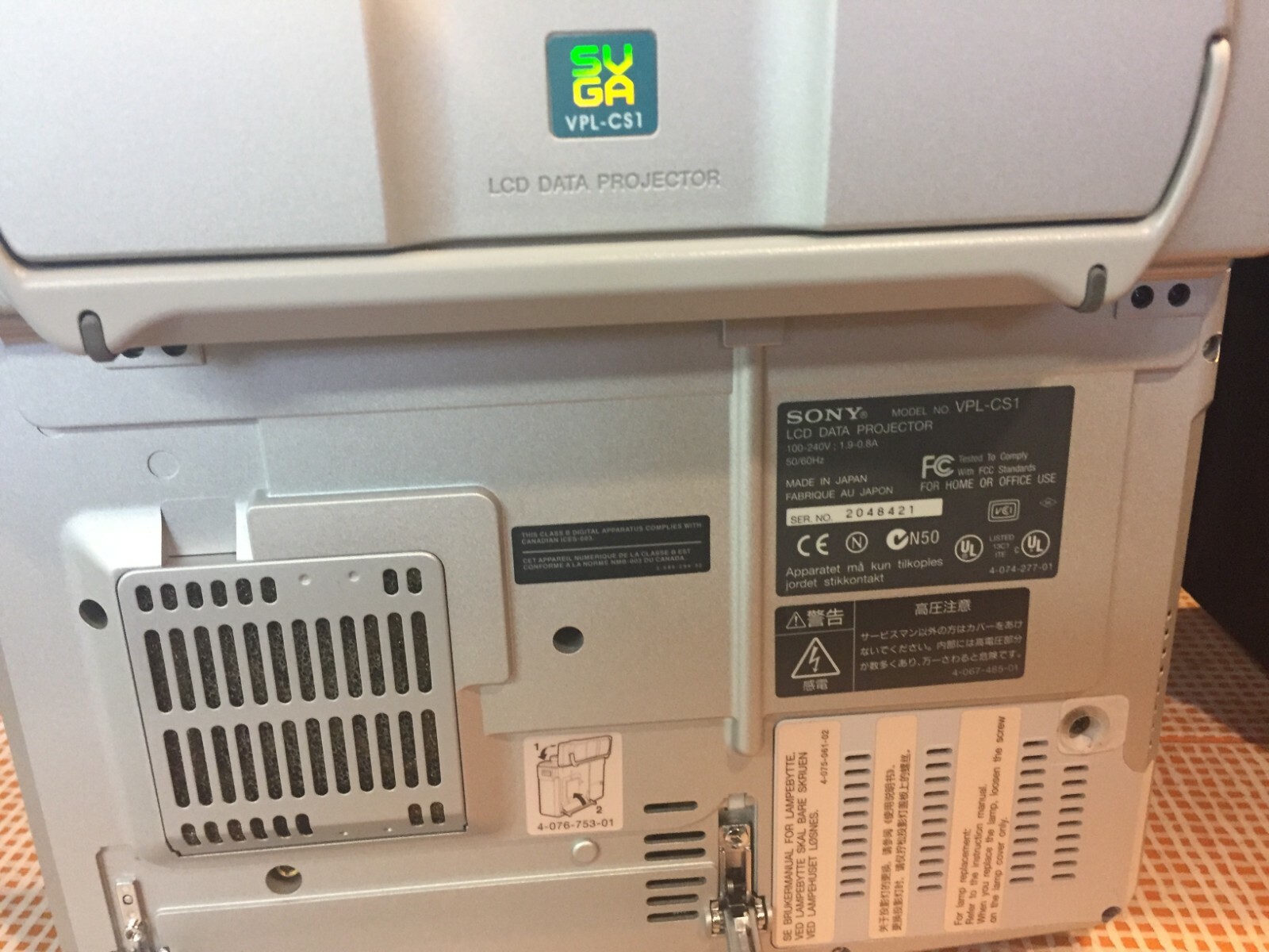 SONY LCD DATA PROJECTOR VPL-CS1