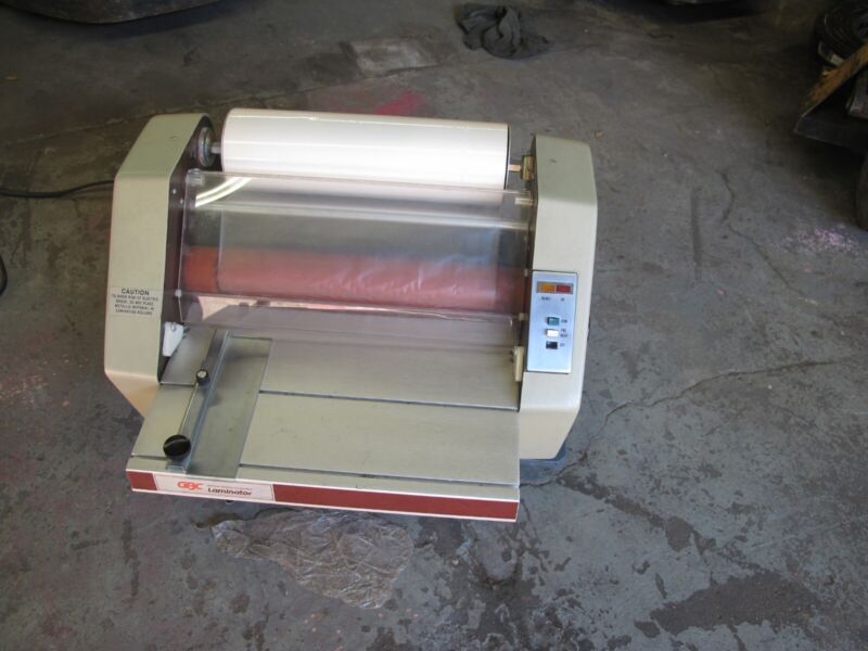 GBC  LAMINATOR  MODEL LM  14"  COME WITH A LOT EXTRA FILM